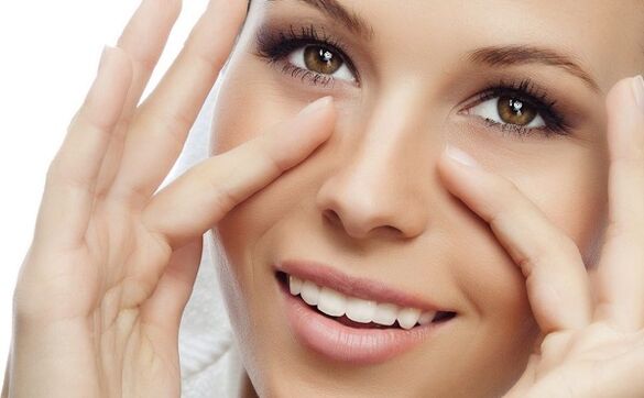 samo-masáž pokožky okolo očí pre omladenie